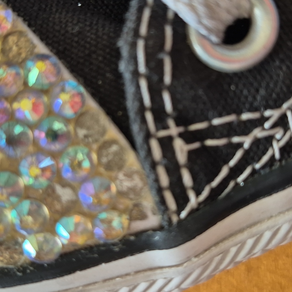 Converse Black Irradescent Rhinestone Sneakers. Size W8/M6 - Picture 9 of 9